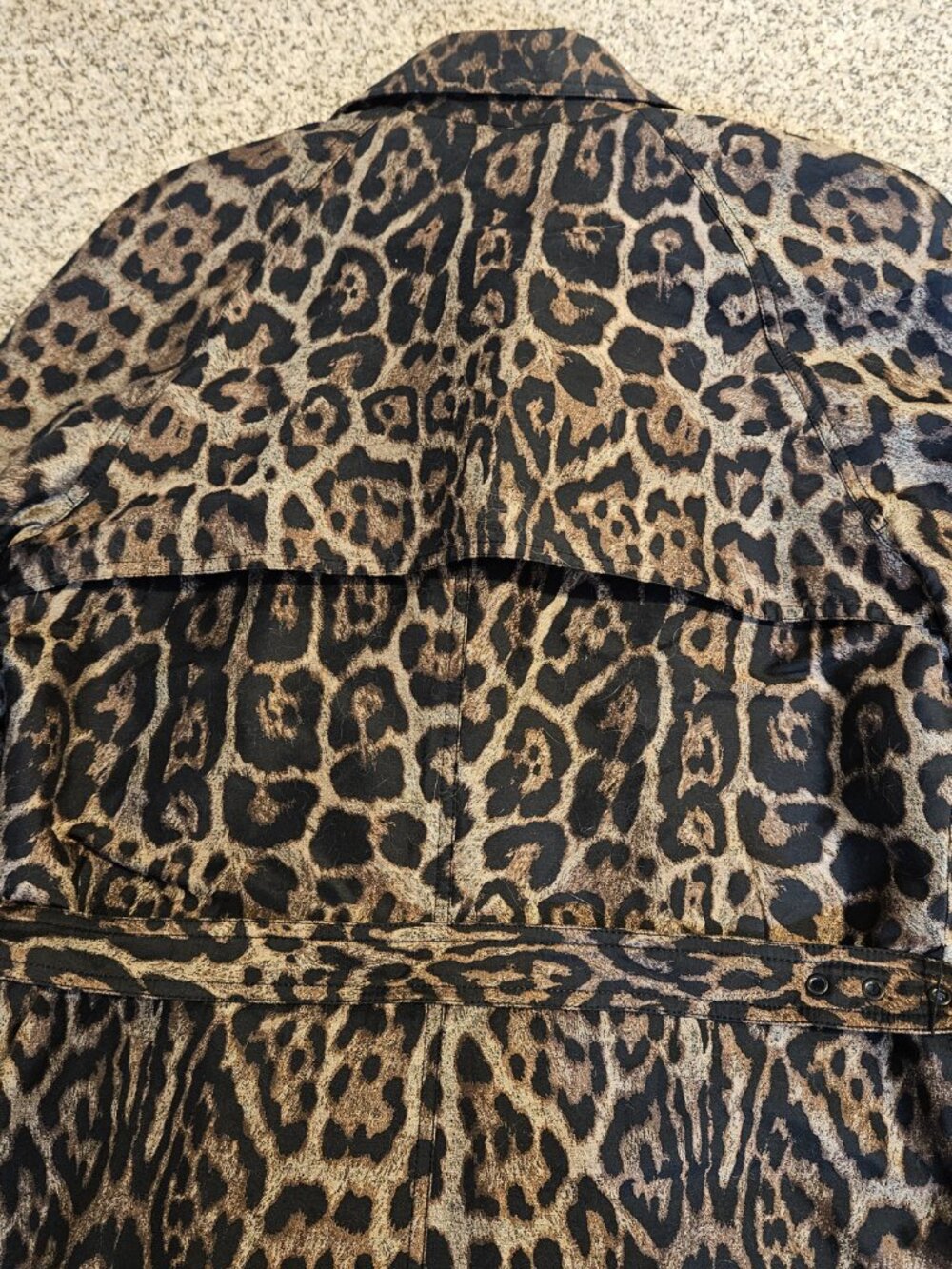 ST JOHN COLLECTION CHEATAH PRINT RAIN COAT, SIZE 10 {#825-5} - Picture 10 of 10
